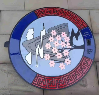 শৈল্পিক ম্যানহোল কভার